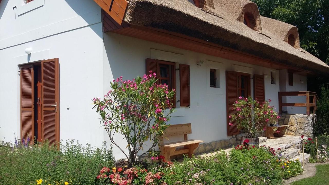 Ferienwohnung Liliomfa Apartman Szigliget Exterior foto